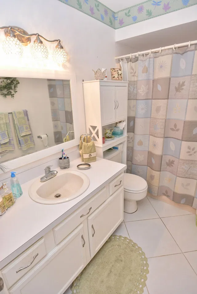 Unit 309 photo 11