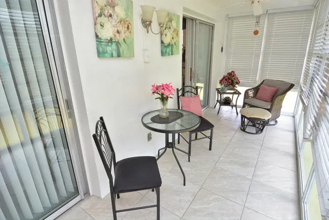 Unit 309 photo 22
