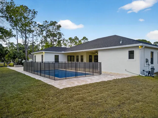  Residence photo 15