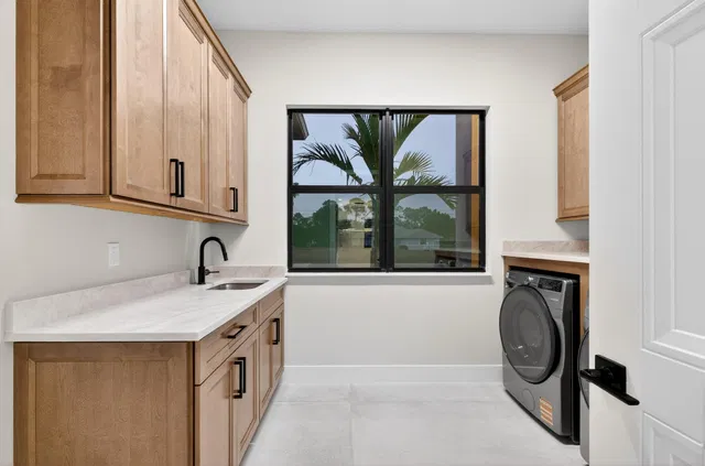  Residence photo 36