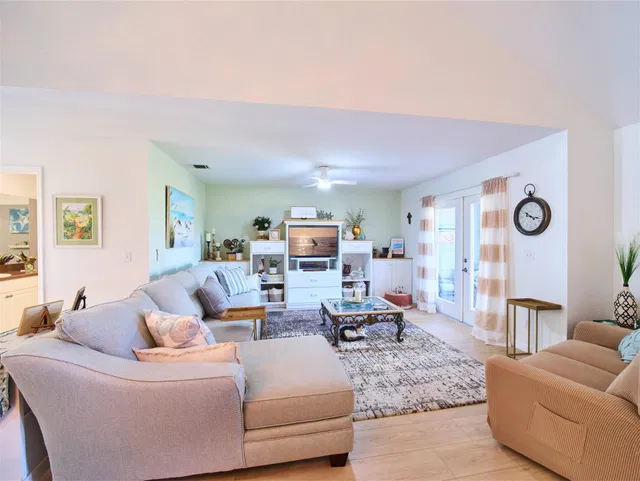 Residence photo 8