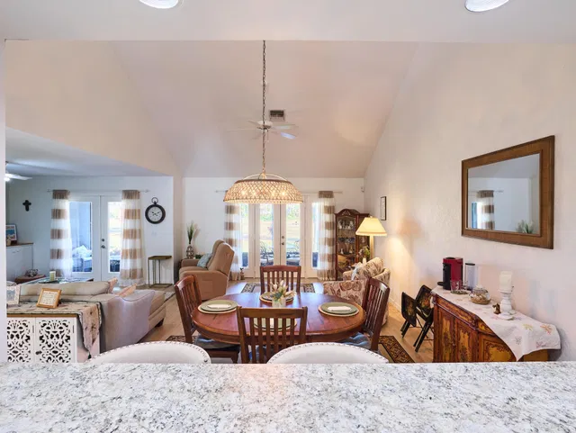 Residence photo 14
