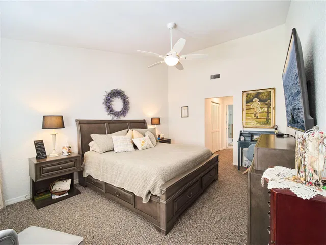 Residence photo 18