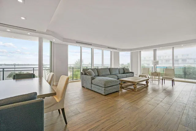 Miraflores Palm Beach Unit 306n photo 2