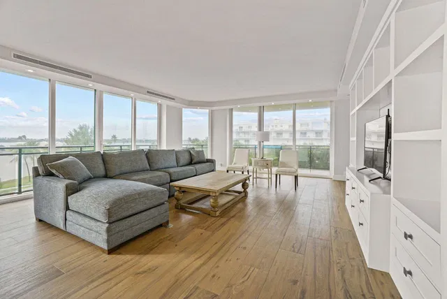 Miraflores Palm Beach Unit 306n photo 3