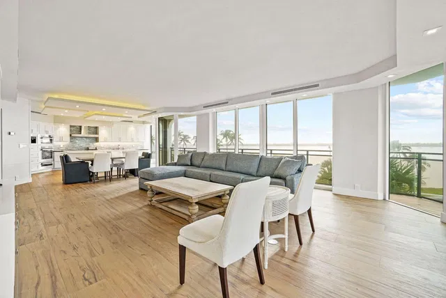 Miraflores Palm Beach Unit 306n photo 6