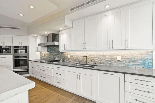 Miraflores Palm Beach Unit 306n photo 9