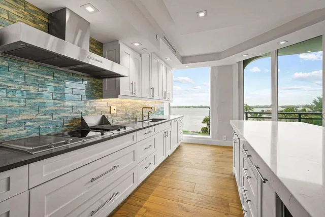 Miraflores Palm Beach Unit 306n photo 11