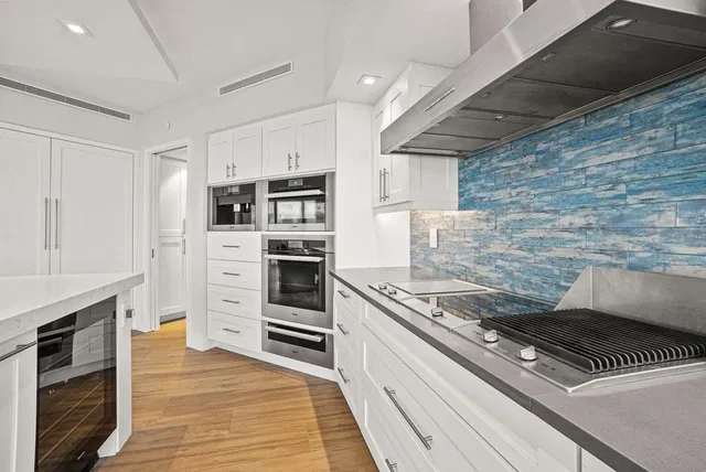 Miraflores Palm Beach Unit 306n photo 12