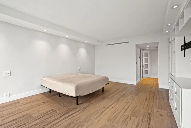 Miraflores Palm Beach Unit 306n photo 21