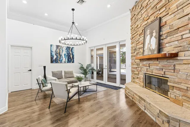 Residence photo 6