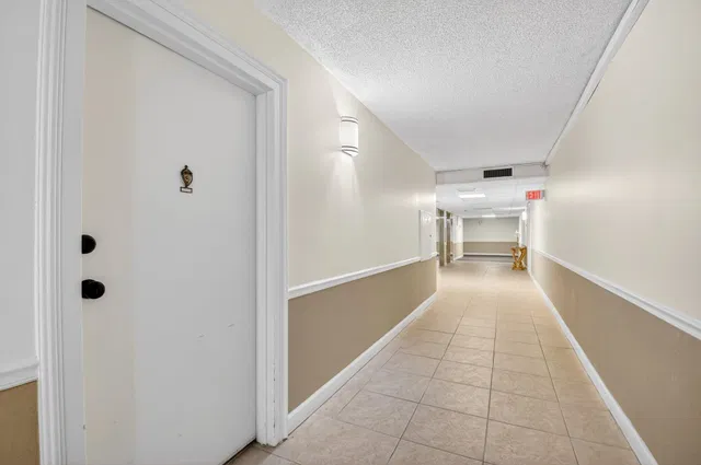 Unit 105 photo 29