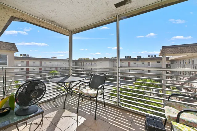 Unit 313 photo 2