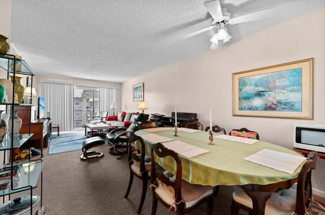 Unit 313 photo 5