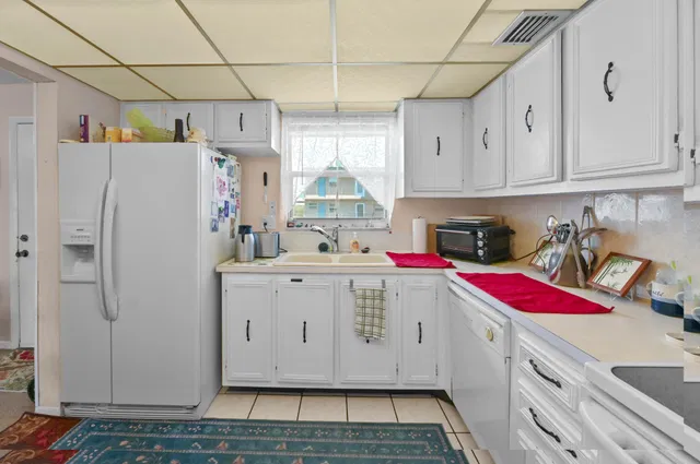 Unit 313 photo 6