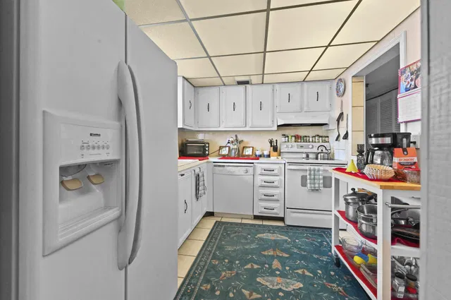 Unit 313 photo 8