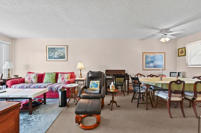 Unit 313 photo 9