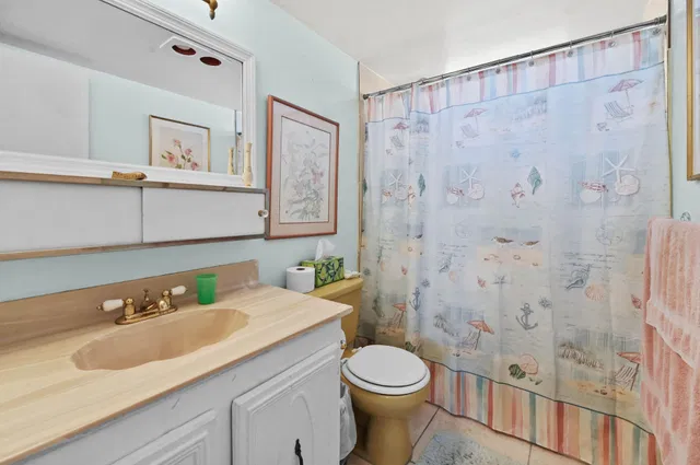 Unit 313 photo 12