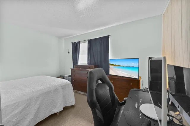Unit 313 photo 14