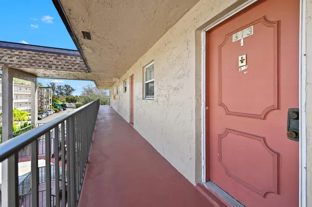 Unit 313 photo 23