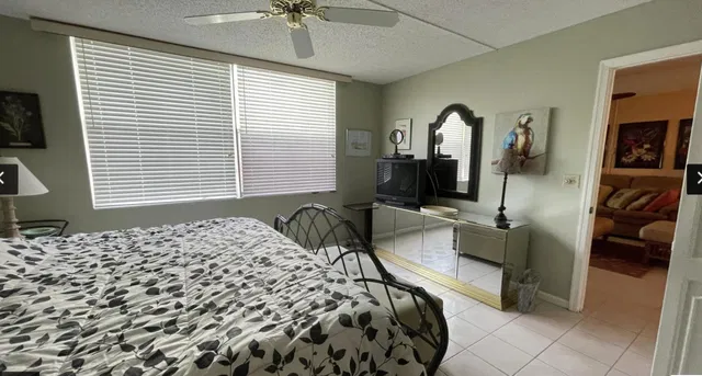  Unit 605 photo 5