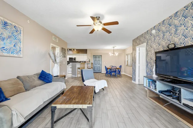 Unit 203 photo 2