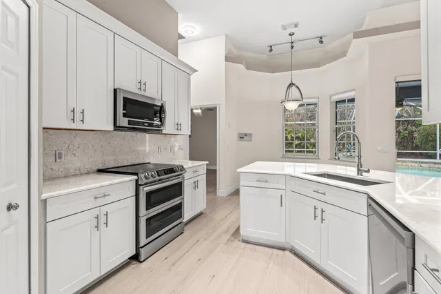 Rocky Point Residence photo 9