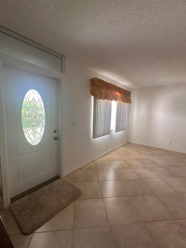 Residence photo 6