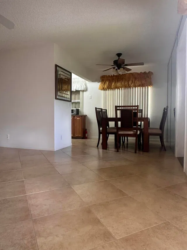 Residence photo 8