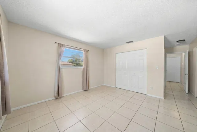 Residence photo 19