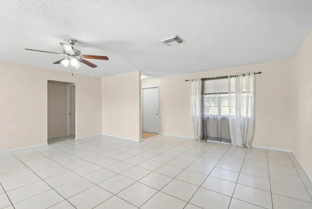 Residence photo 26