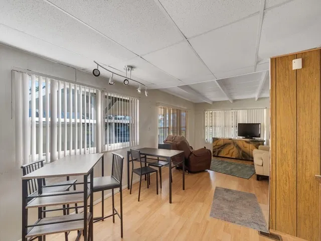 Residence photo 8