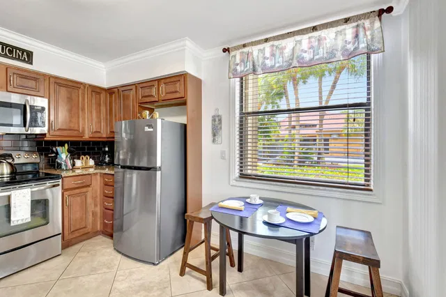 Unit 7105 photo 6