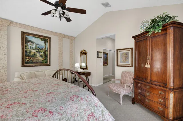 Residence photo 25