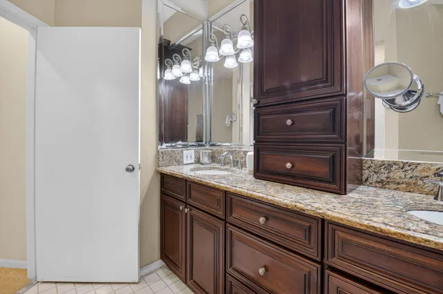 Residence photo 28