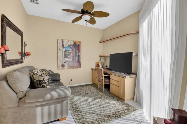 Residence photo 34