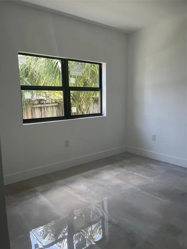 Residence photo 17