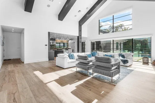 Woodfield Country Club Residence photo 5