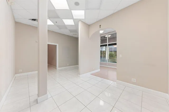 Unit 11-15 photo 8