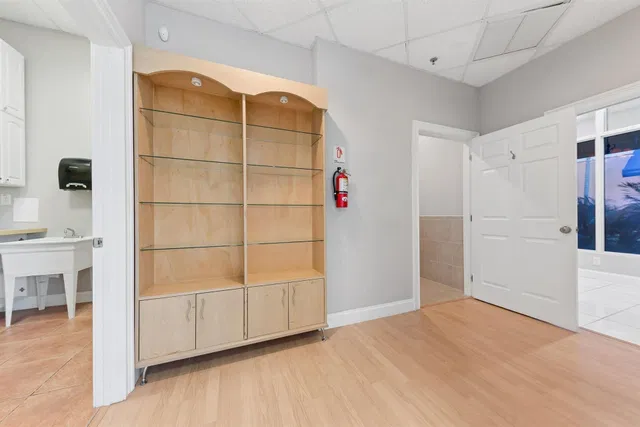 Unit 11-15 photo 11