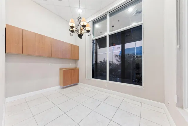 Unit 11-15 photo 14