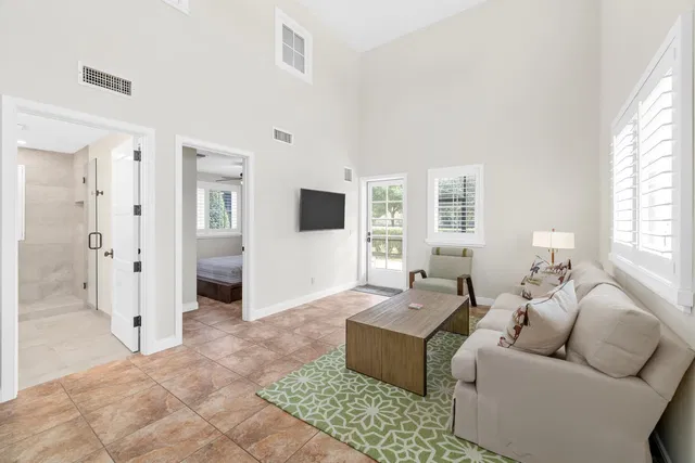 Homeland Residence photo 60