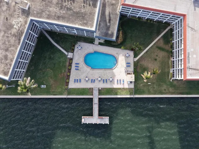 Paradise Harbour North Palm Beach Unit 304 photo 9