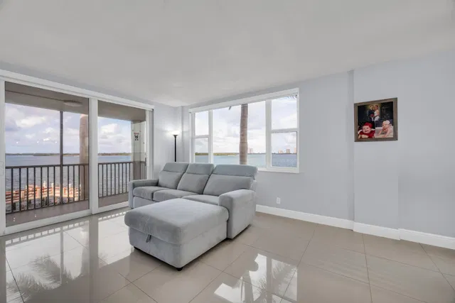 Paradise Harbour North Palm Beach Unit 304 photo 15