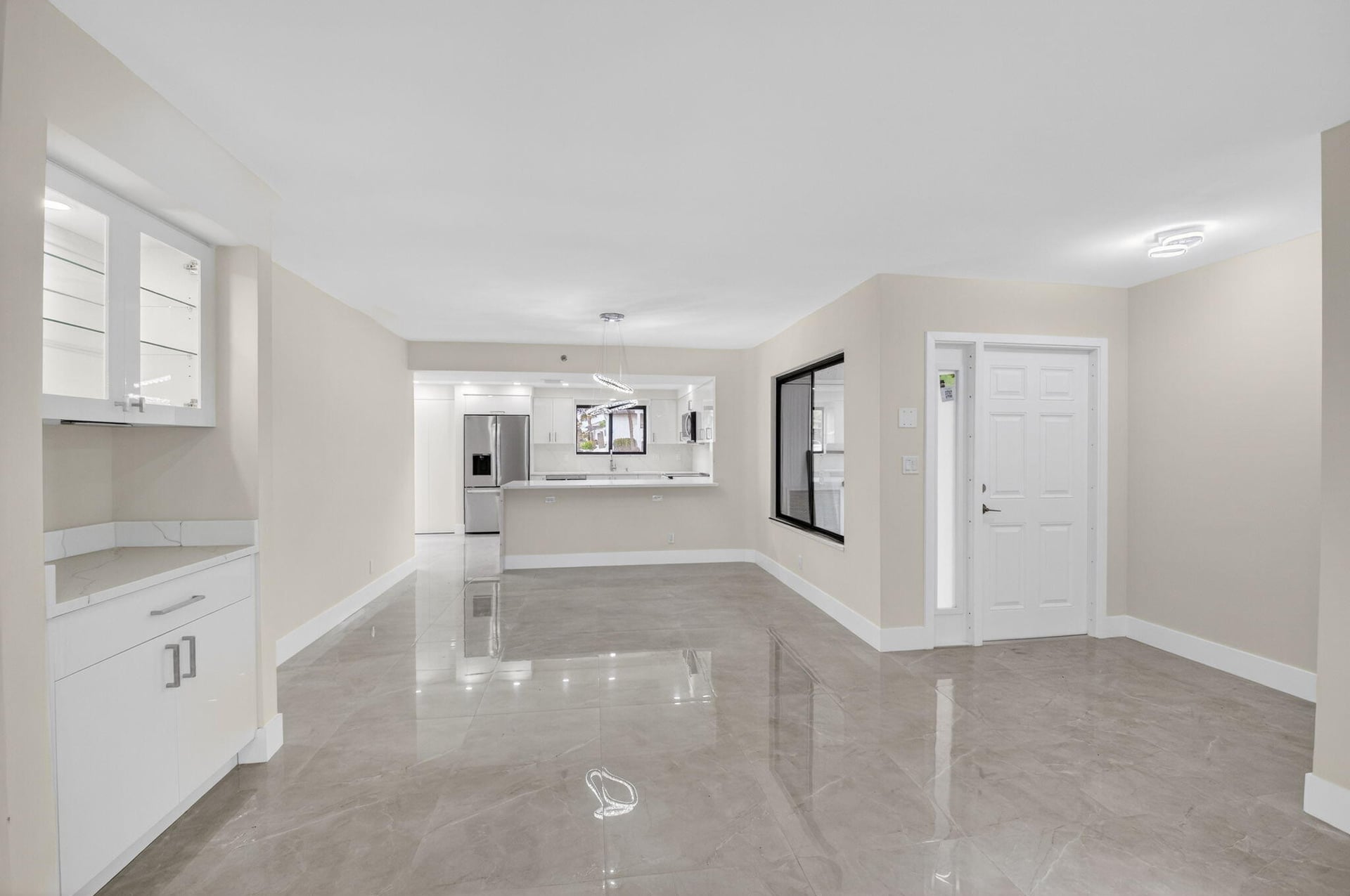 Unit 12501 photo 7