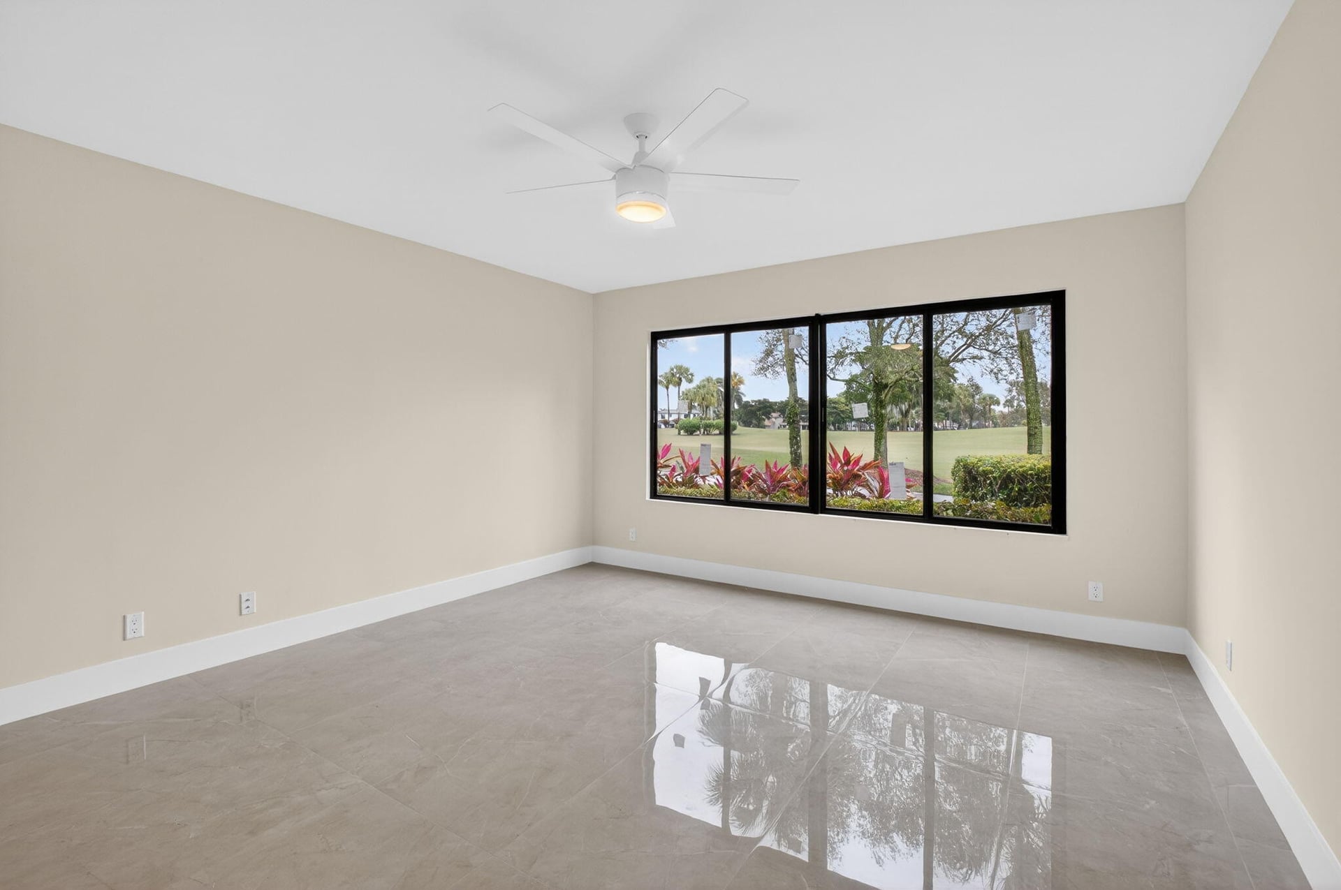 Unit 12501 photo 8