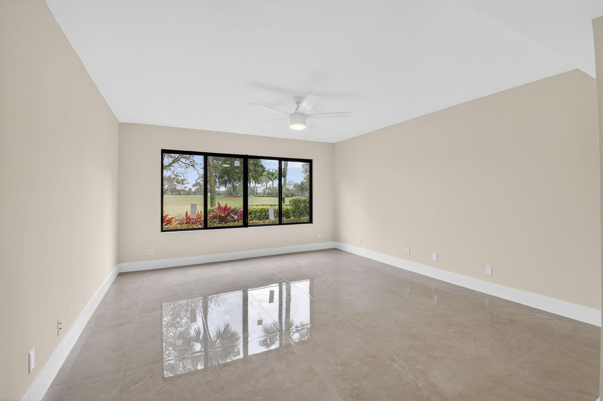 Unit 12501 photo 9