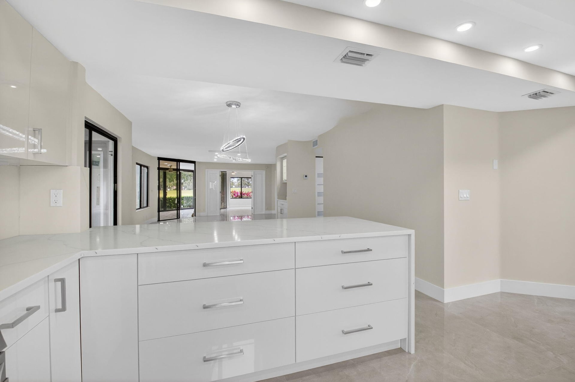 Unit 12501 photo 20