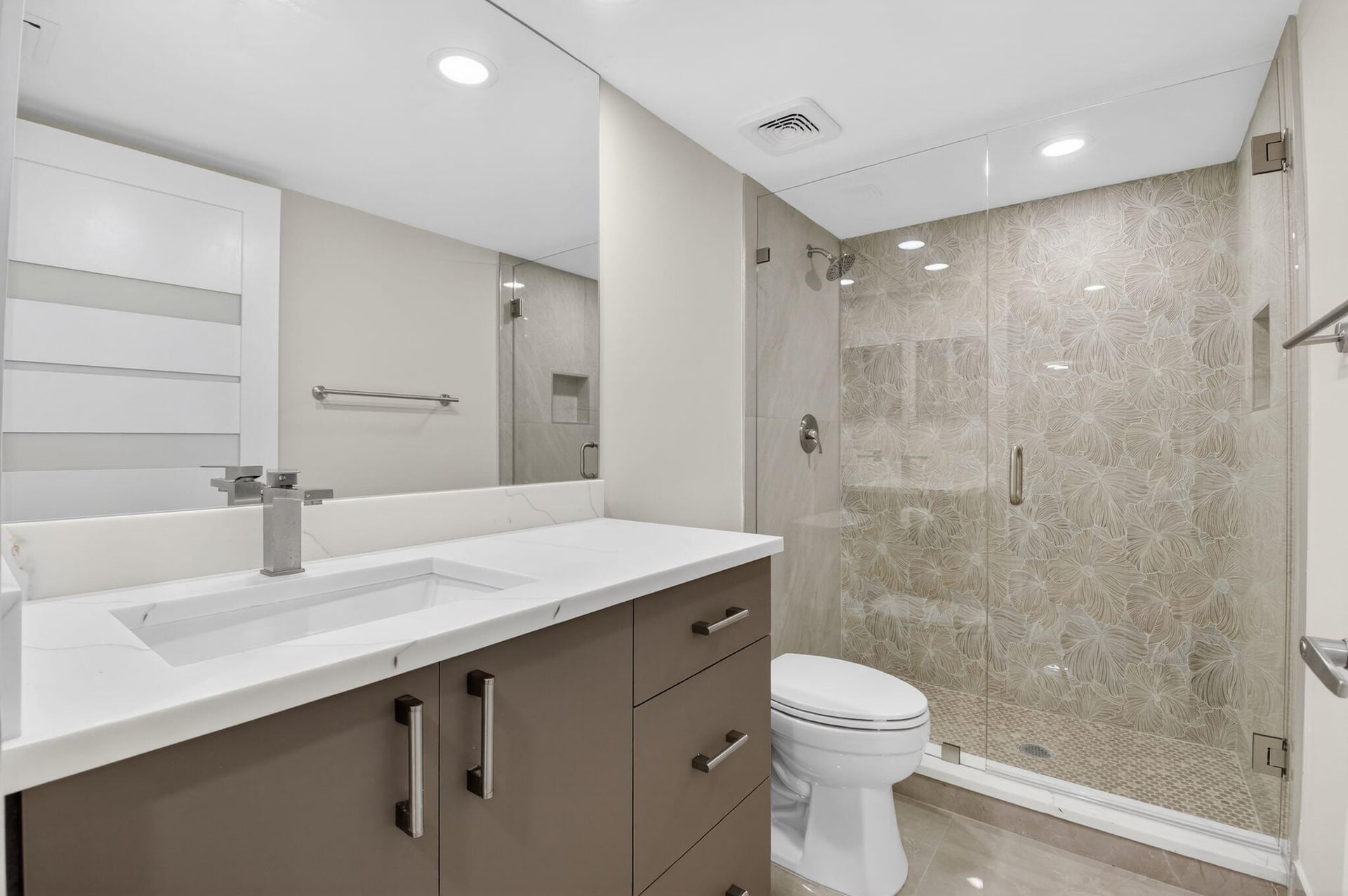 Unit 12501 photo 25