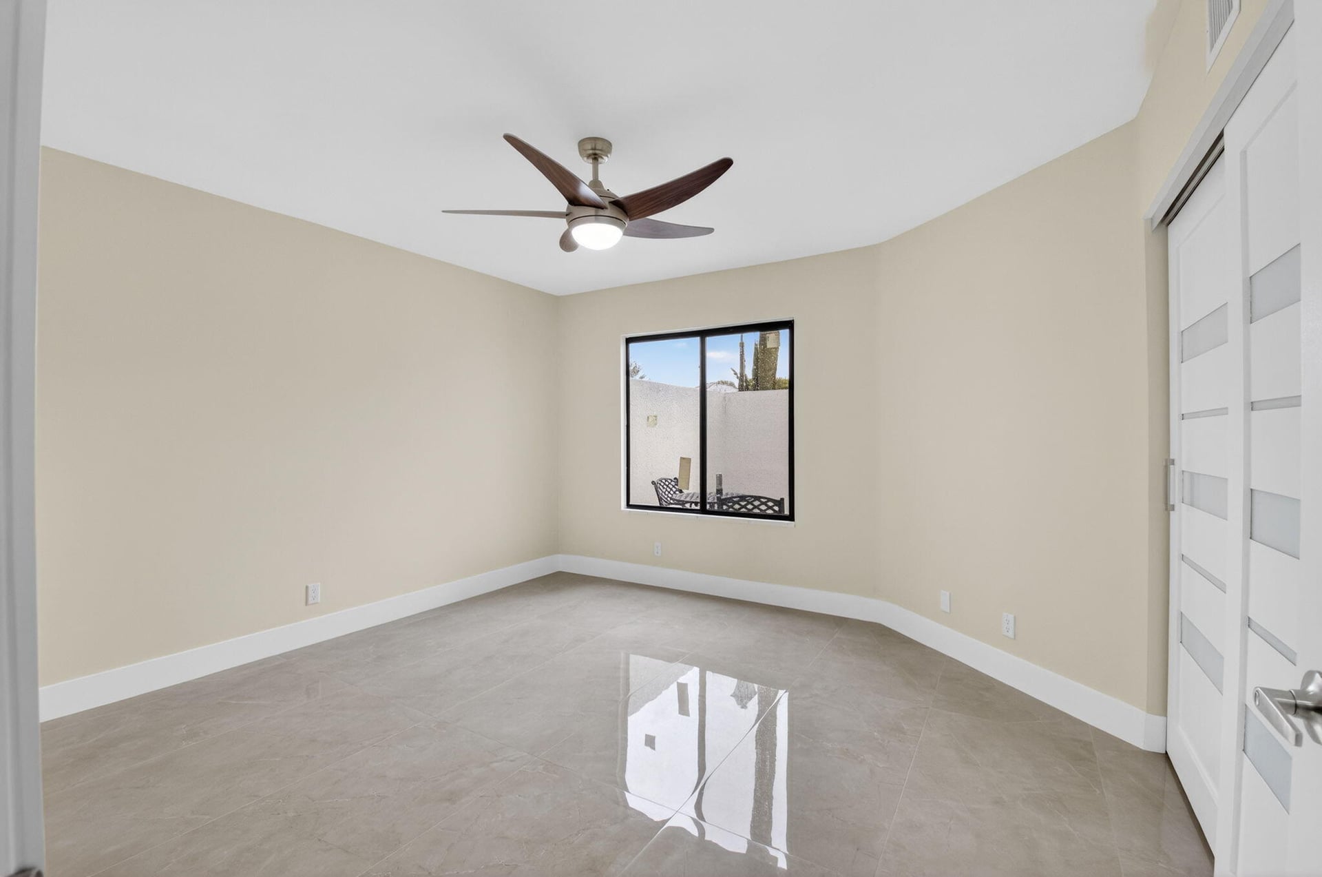 Unit 12501 photo 26